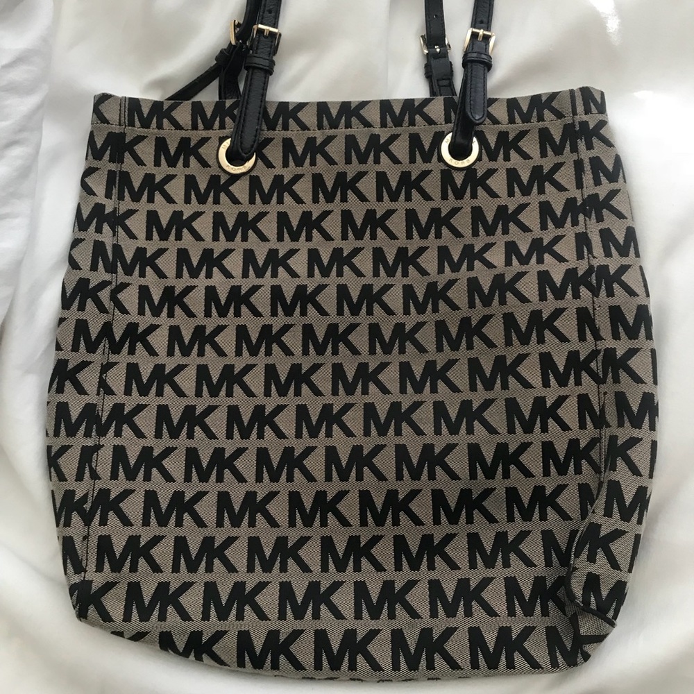 MICHAEL KORS Beige Black Signature Travel Tote